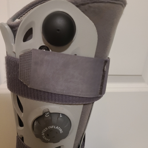 Orthopedic post surgery boot knee high - Picture 5 of 7